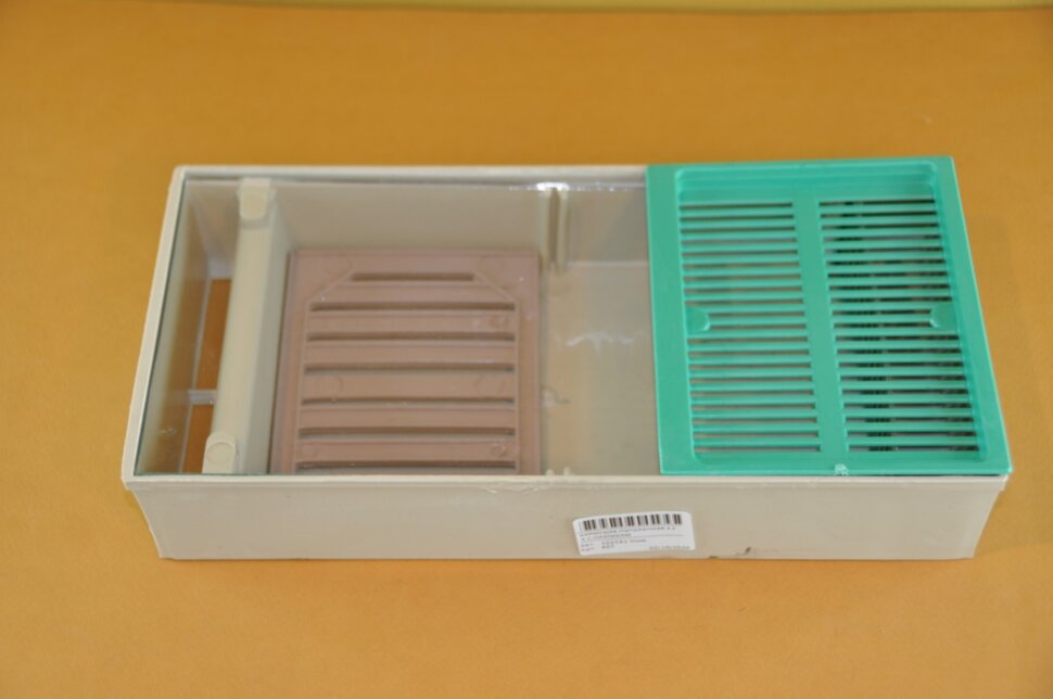  Кормушка стельова, прямокутна, 1,3 л. пластик