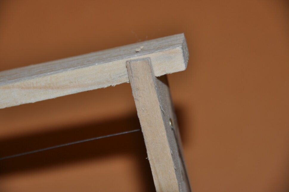 Рамка Дадан в сборе с проволокой и втулками